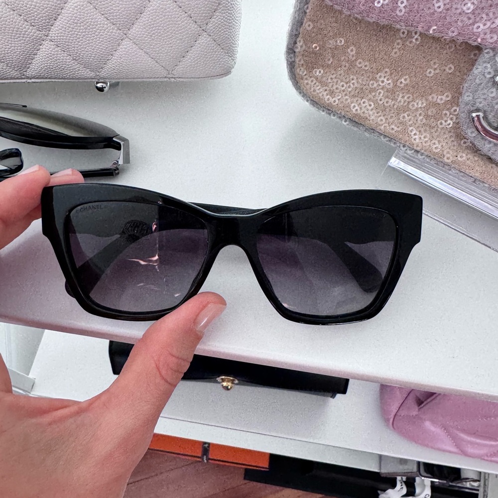 CHANEL Black Cat-Eye Sunglasses